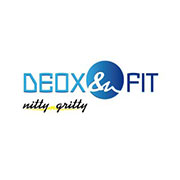Logo di DEOX&FIT con testo nitty gritty su sfondo bianco. Scritta blu e elemento grafico circolare.