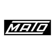 Logo rettangolare nero con la scritta bianca MATO in caratteri moderni e inclinati.